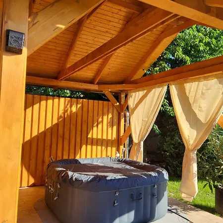 דירה Cseresznyes Vendeghaz *