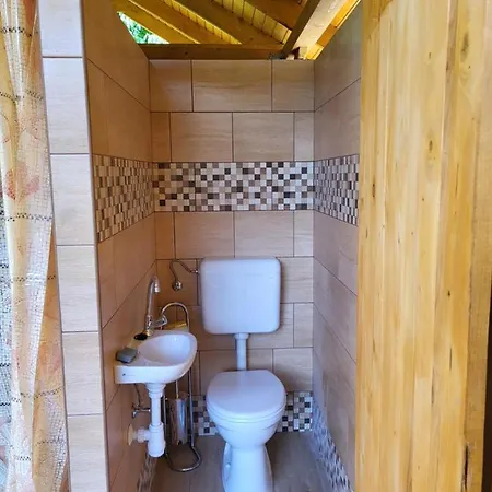 Cseresznyes Vendeghaz דירה