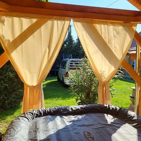 Cseresznyes Vendeghaz