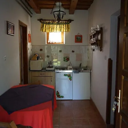 דירה Cseresznyes Vendeghaz *