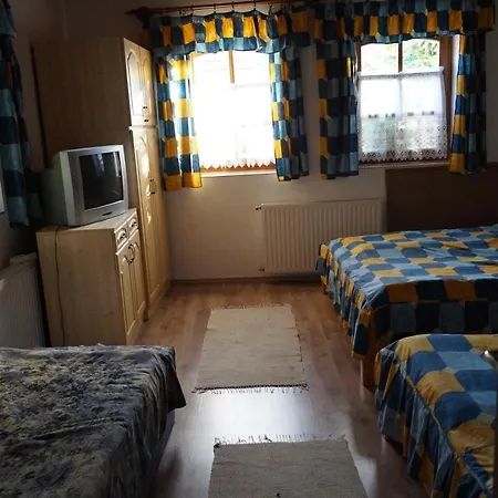 Cseresznyes Vendeghaz Apartment *